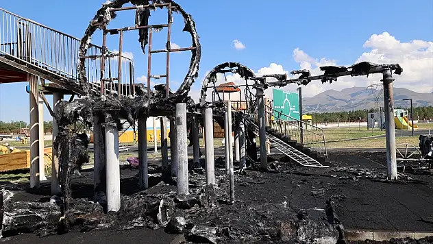 Erzurum'da trafik eğitim parkı yandı