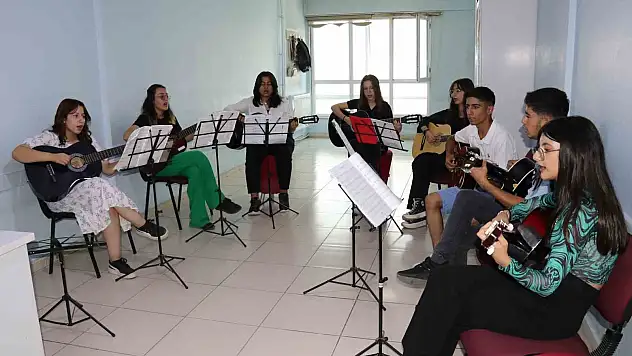 Van'da İpekyolu Gençlik Merkezi gençlerin uğrak yeri oldu