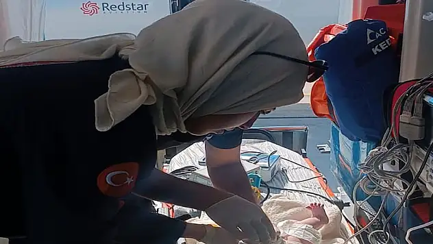 Muş'ta ambulans uçak 44 günlük bebek için havalandı