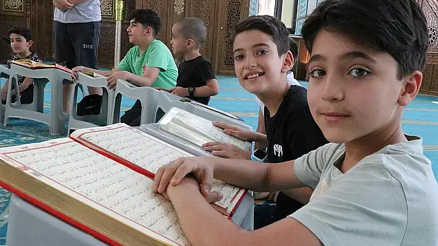 Yaz Kur'an kurslarına 3 milyona yakın öğrenci katıldı