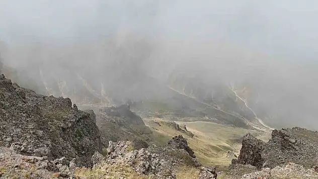 Iğdır ile Ağrı arasında kalmış eşsiz bir manzara