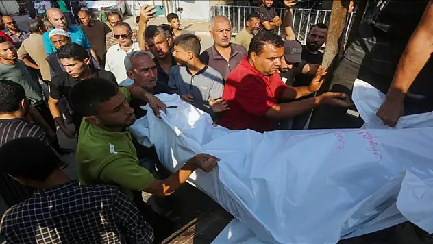 İsrail, Gazze'de pazar yerini vurdu: 9 ölü