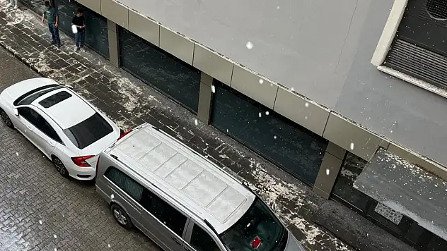 Ağrı'da Sıcak Hava Yerini Serin ve Yağışlı Hava Şartlarına Bıraktı