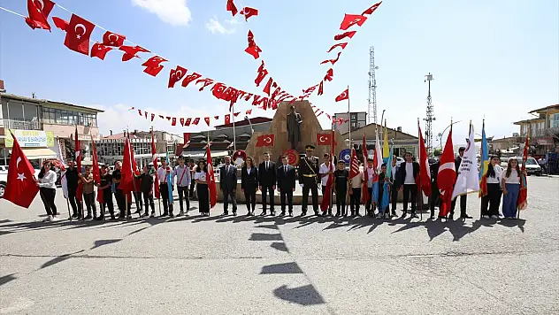 Van'da Büyük Zafer'in 102. yılı kutlandı