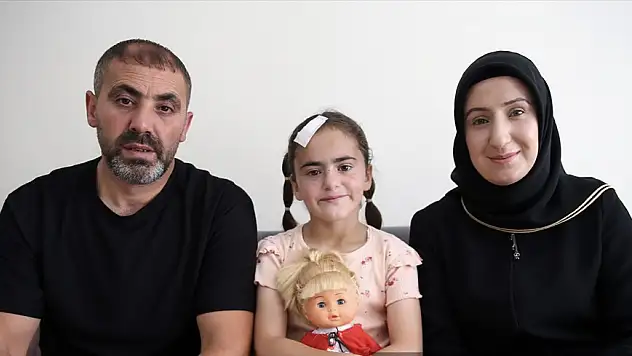 Bitlisli minik Ada tedavi için İstanbul'a götürüldü