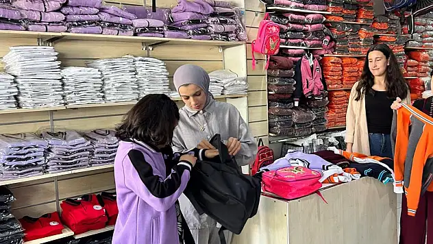 Ağrı'da Okul Telaşı: Alışveriş Hareketliliği sürüyor