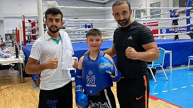 Van'da 11 yaşındaki Bekir, Türkiye Muaythai Şampiyonasında gümüş madalya kazandı