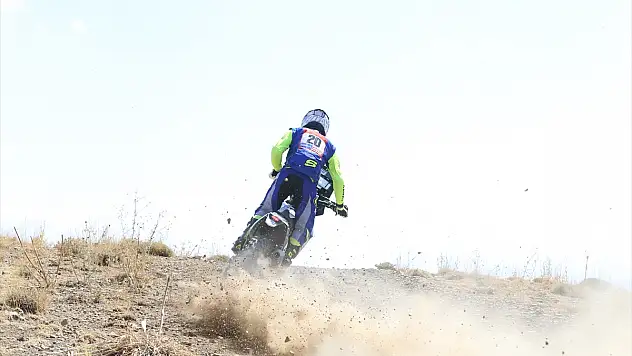 Mersin'de başlayan Rally Raid yarışı Van'da sona erdi