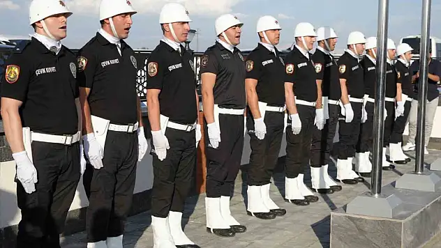 Iğdır'da şehitler için yapılan anıt törenlerle açıldı