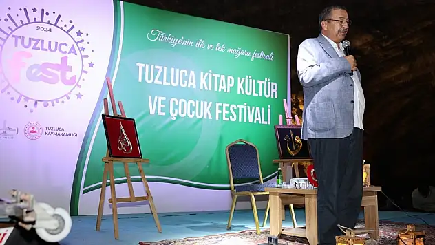 Iğdır'daki kitap ve çocuk festivalinde Hayati İnanç Söyleşisi