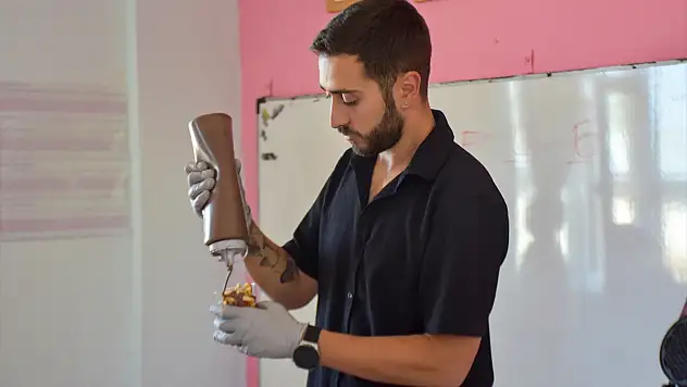 Van'da onun sayesinde tatlı yemeyen çocuk kalmıyor