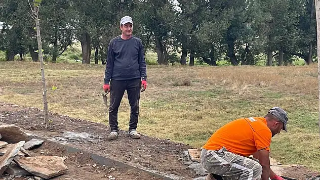 Patnos'un dokusuna uygun kaldırımlar yapılıyor