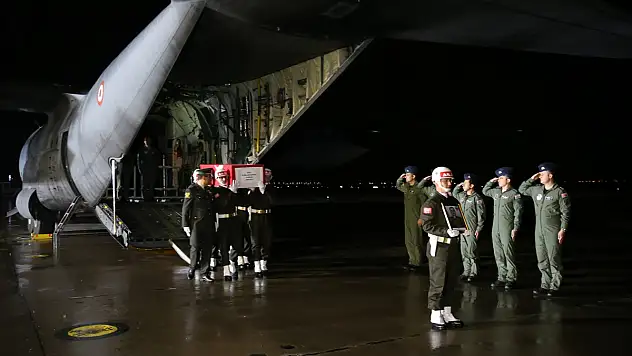 Şehit Piyade Sözleşmeli Er Abakay'ın naaşı gece Muş'a getirildi