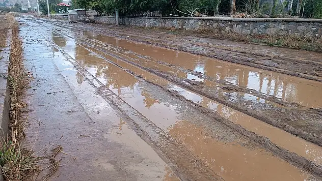 Bitlis'te sağanak, sele neden oldu