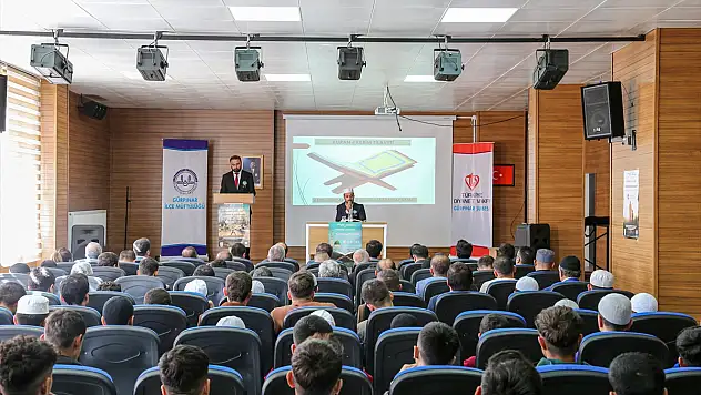 Van'da 'Peygamberimiz ve Şahsiyet İnşası' konferansı