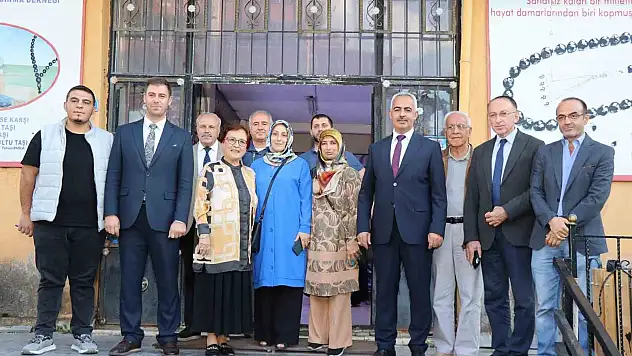 AK Parti MKYK üyesi Yüksel, Erzurum'da esnafı ziyaret etti