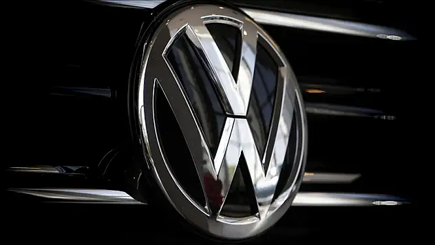 Kar beklentilerini azaltan Volkswagen'in hisseleri düşüyor