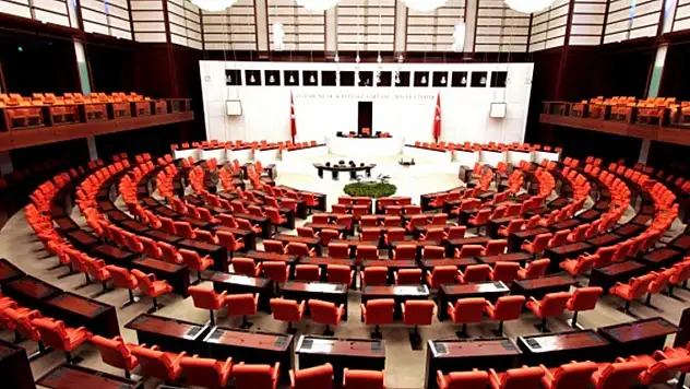 Devlet Bahçeli ile Özgür Özel TBMM Resepsiyonunda Bir Arada