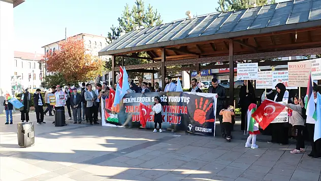 Erzurum'da sağlık çalışanları sessiz yürüyüşü 47 haftadır sürdürüyor