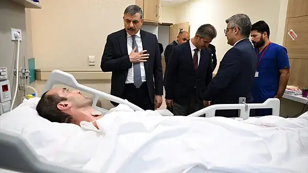 Erzurum Valisi Çiftçi, palyatif hastalarını ziyaret etti