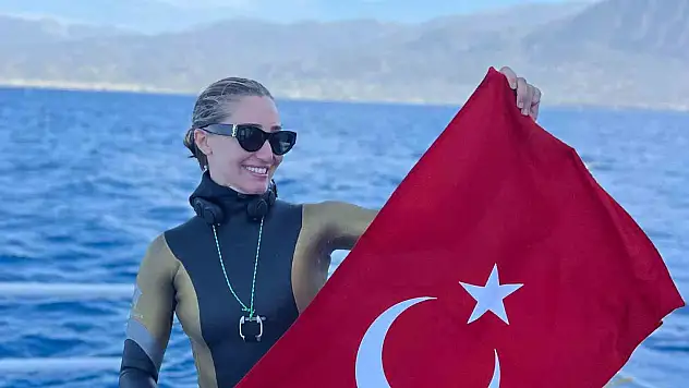 Şahika Ercümen'den yeni Türkiye rekoru