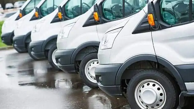 Kamuda memurlara servis hizmeti devam edecek