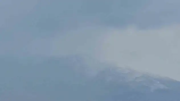 Bitlis'in yüksek kesimlerine kar yağdı