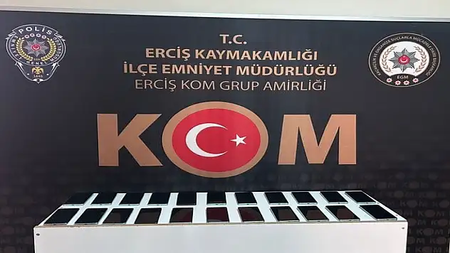 Van'da Kaçak Cep Telefonları Yakalandı