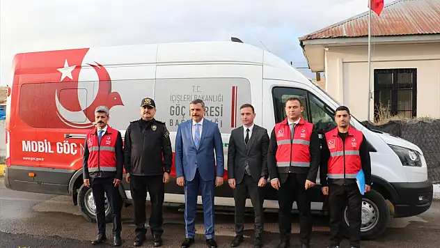 Erzurum Valisi Çiftçi Mobil Göç Noktası Aracında incelemelerde bulundu