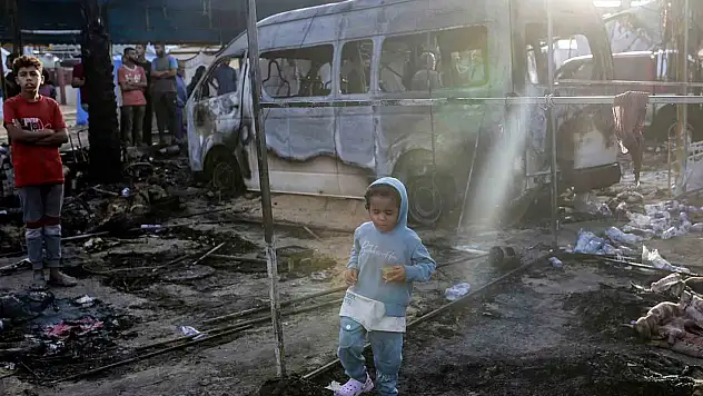 Gazze'de can kaybı 42 bin 409'a yükseldi