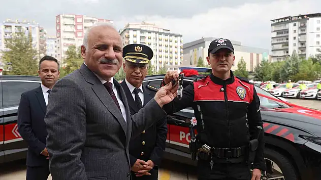 Diyarbakır İl Emniyet Müdürlüğüne 50 araç daha tahsis edildi
