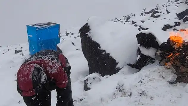 Ağrı Dağı'ndaki Kar Yağışı Zirve Tırmanışlarına Engel Oldu