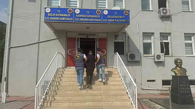 Diyarbakır'da 2 firari hırsız yakalandı