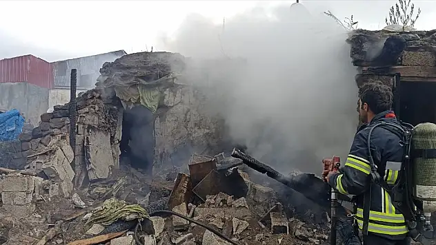 Erzurum'da müstakil evde çıkan yangında yaşlı adam öldü