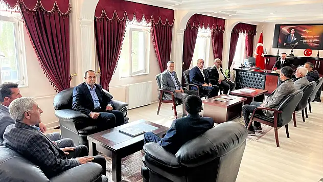 Çaldıran Kaymakamı Bakan, muhtarları ağırladı