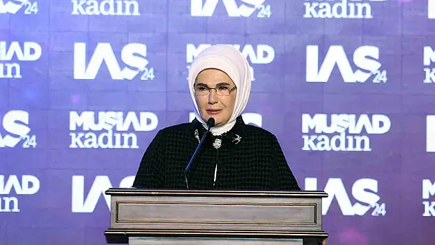Emine Erdoğan, Uluslararası Farkındalık Zirvesi'nde 'kadın' vurgusu yaptı