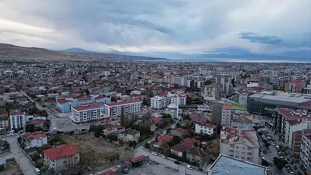 Van'da yaklaşık 8 bin bina yıkılma riski taşıyor