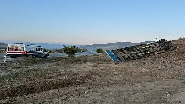 Iğdır'da Kamyonet Devrildi