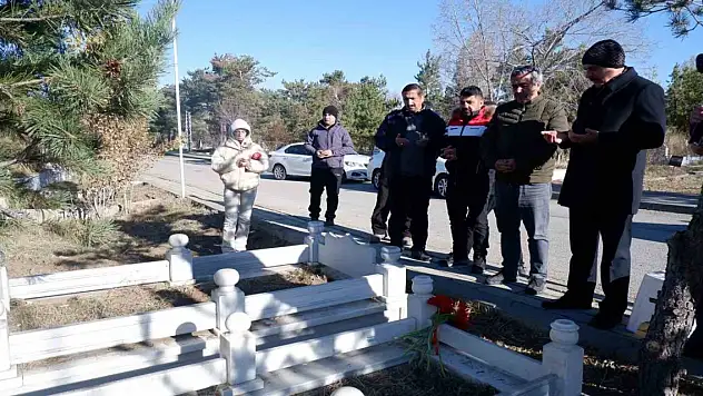 Erzurumlu Gazeteciler Mezarları Başında Anıldı