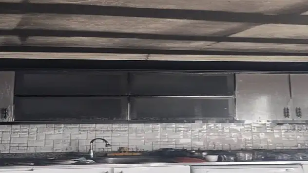Van'da Ev Yangını Maddi Hasar Bıraktı
