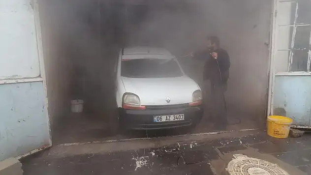 Ağrı'da Oto Yıkamacılarda Sıcak Su Sezonu Başladı