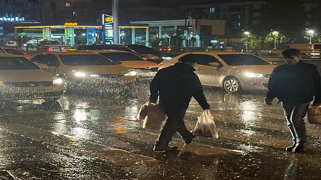 Van'da Sağanak Etkisini Gösterdi