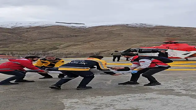 Van Bahçesaray'da bulunan hasta helikopterle il merkezine nakledildi
