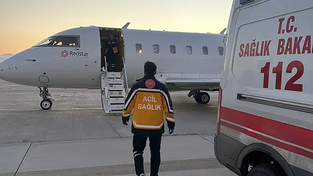 Van'da ambulans uçak 5 günlük bebek için havalandı