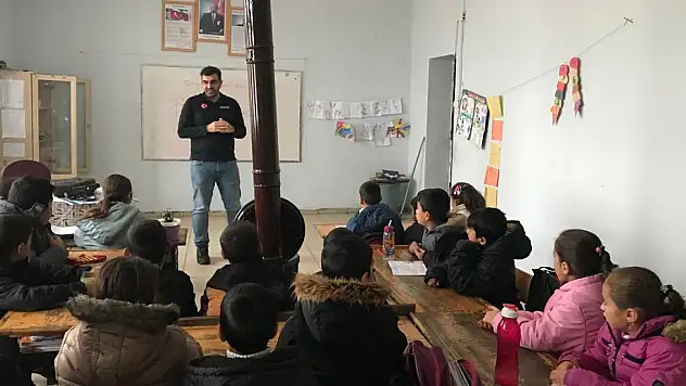AFAD ekipleri Tükenmez Köyü İlkokulu'nda eğitim verdi