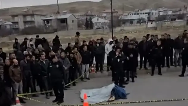 Van'da kamyon çarpan çocuk öldü