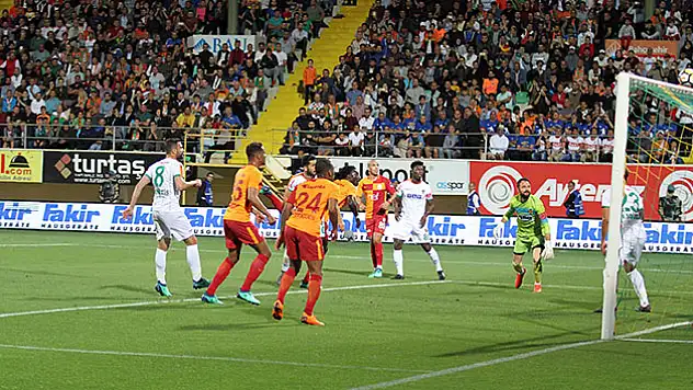Galatasaray 3 puanı zor kurtardı