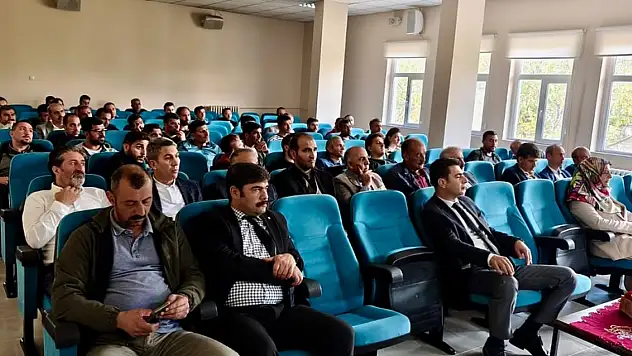 2025-2026 Sezonu Okul Sporları Değerlendirme ve Planlama Toplantısı Adilcevaz ve Ahlat'ta Sürüyor
