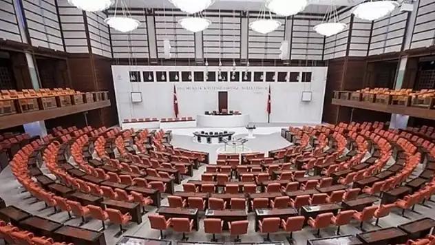 2025 Türkiye Büyük Millet Meclisi'nin tatil dönemi ne zaman sona erecek? Meclis açılış tarihi merak ediliyor!