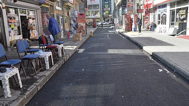 Asfaltlama çalışmaları sürüyor